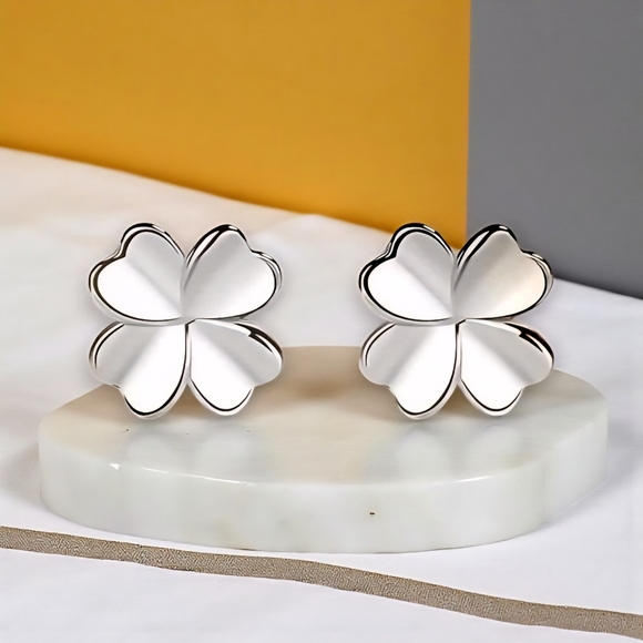 🆕️ S925 Silver Four-Leaf Clover Stud Earrings Dainty Trendy Lucky Charm Jewelry - Picture 1 of 12